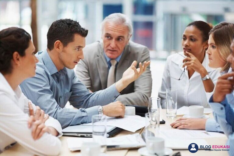 Komunikasi Efektif Adalah Kunci Sukses Hubungan & Karier